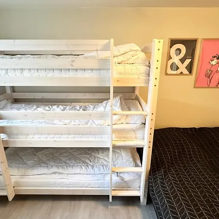 59m2 I Gadeplan Med Parkering Lige Udenfor *